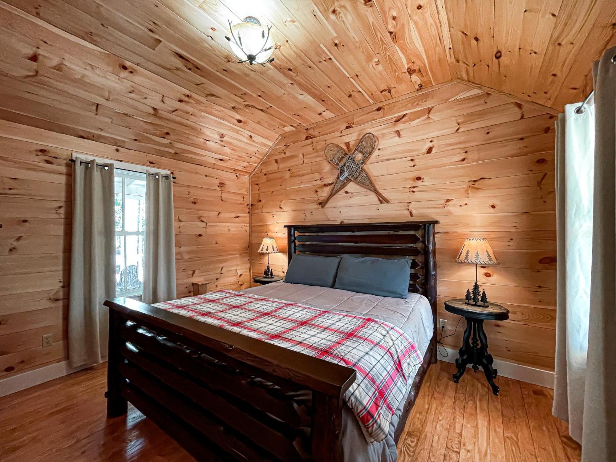 White Pine Camp Hotel Paul Smiths Room photo